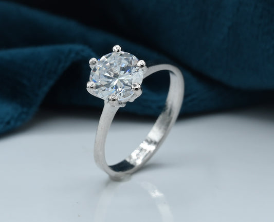 Ladies Ring Silver 925 Studded with fine quality Zirconia stone Rhodium plated