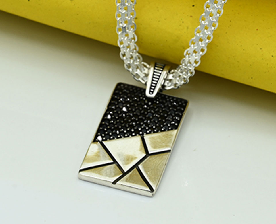 Elegant Vintage Silver Pendant