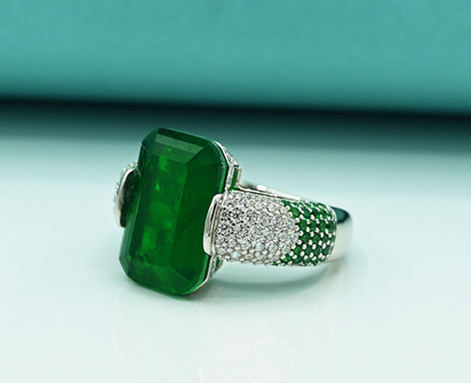 Green Oasis Ladies Ring