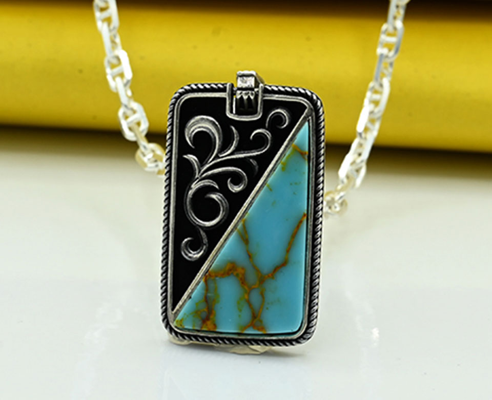 Classic Two-Toned Vintage Pendant