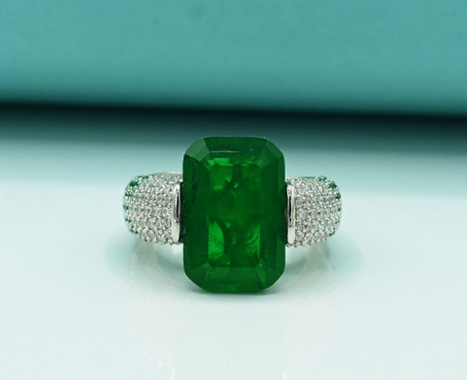 Green Oasis Ladies Ring
